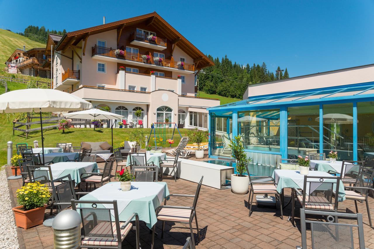 Hotel Vierjahreszeiten Flachau Exterior photo